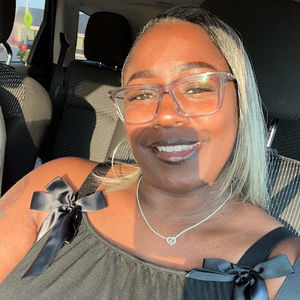 Meet your Posher, Nikki